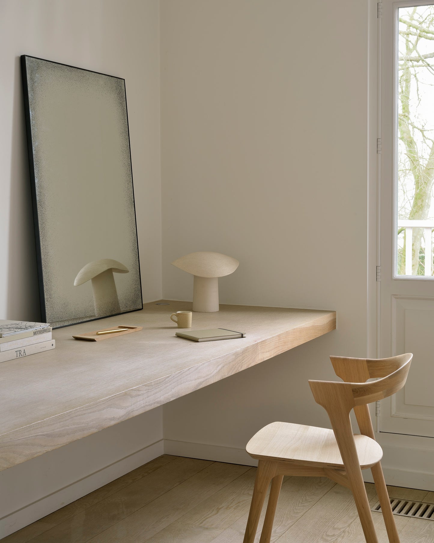 Clear wall mirror