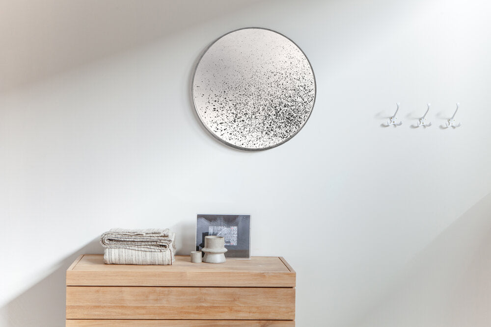Clear wall mirror round