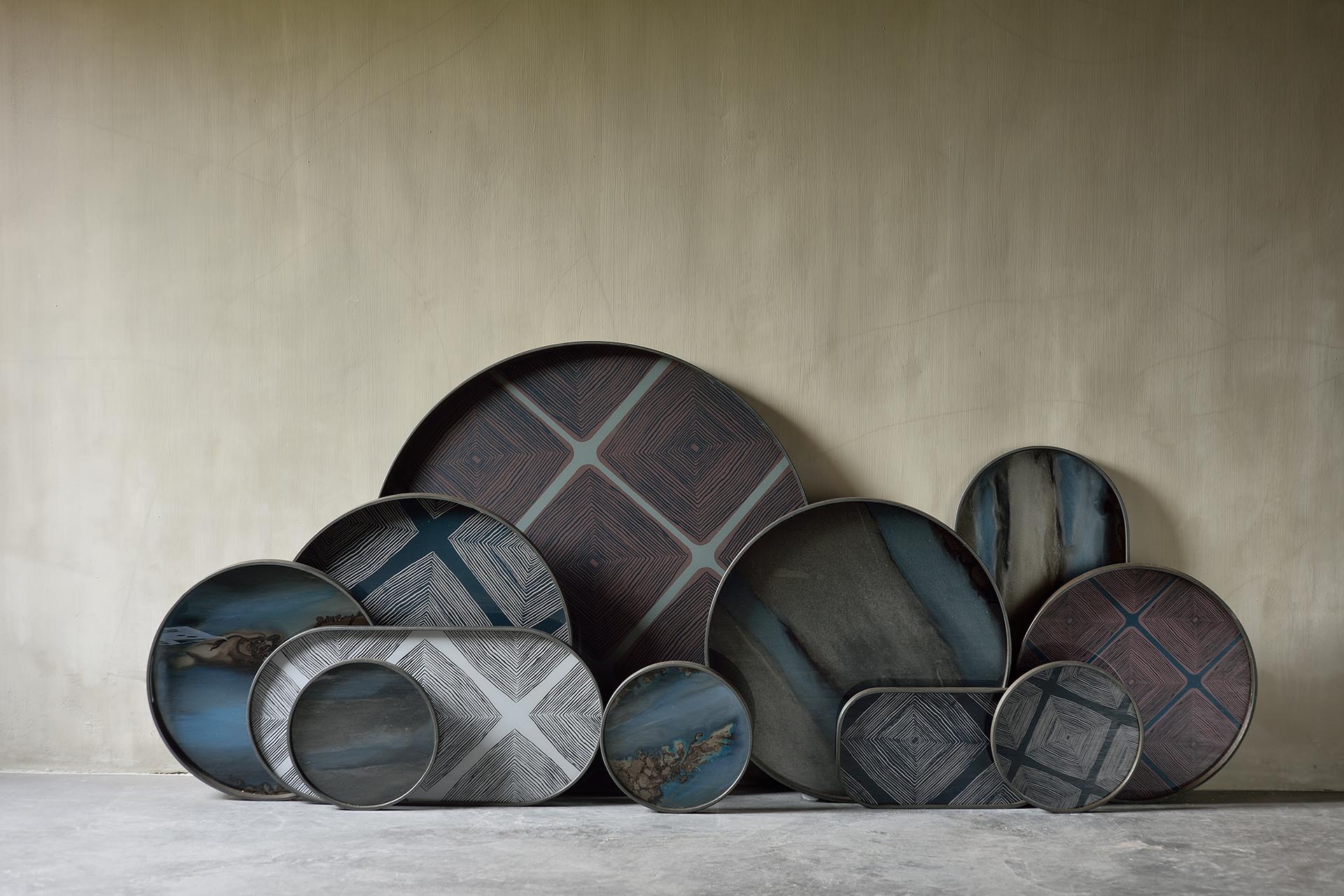 Graphite Organic glass valet tray