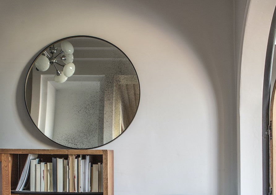 Clear wall mirror round